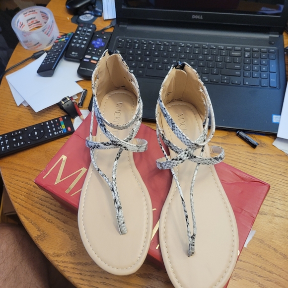 Ladles Sandals - Picture 8 of 9